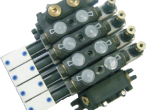 60L/min片式多路閥，有手動(dòng)，電液，氣動(dòng)等多種控制方式