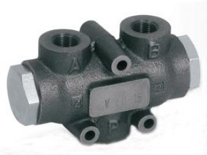 這類產(chǎn)品，主要使液壓缸或液壓馬達實現(xiàn)液壓同步，同步精度5% - 0.5%,同步精度更液壓系統(tǒng)的流量和要同步元件的壓差有關(guān)。